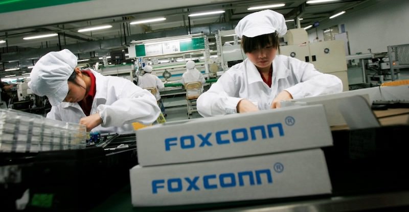 Foxconn to Build $10 Billion Factory in U.S.