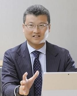 小杉 靖 氏